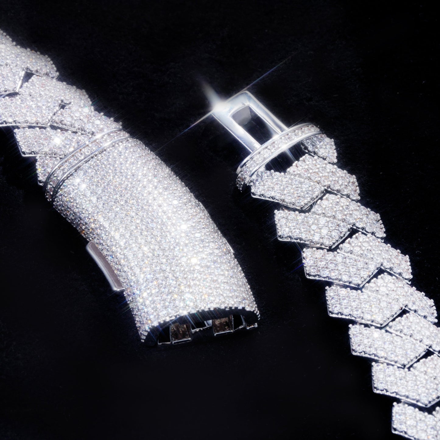 16MM 3-ROW CURVED CLASP PRONG CUBAN CHAIN